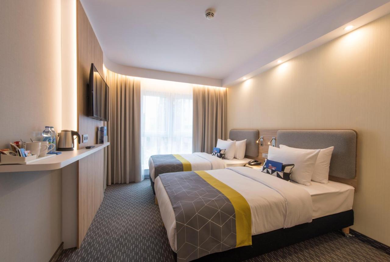 Holiday Inn Express Warsaw - Mokotow By Ihg Bagian luar foto