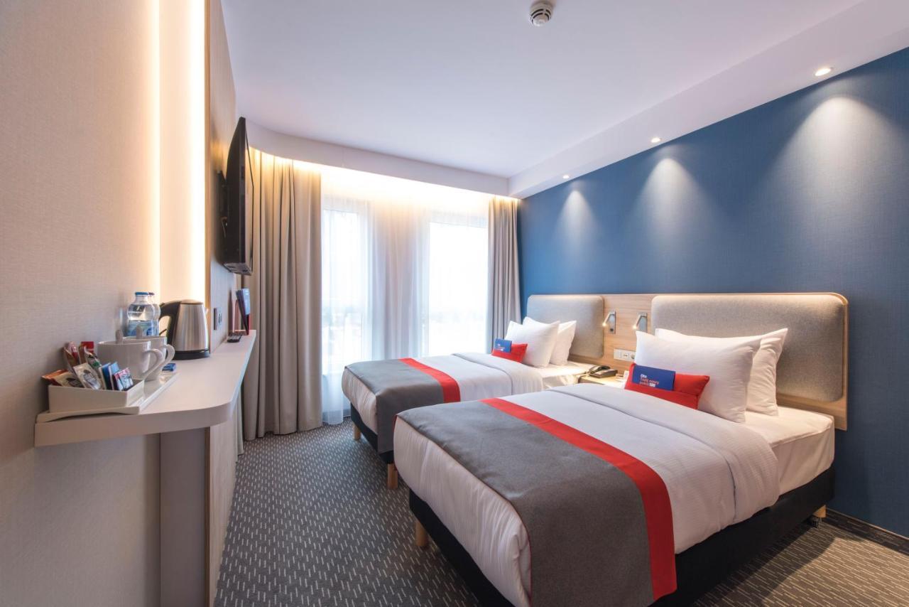 Holiday Inn Express Warsaw - Mokotow By Ihg Bagian luar foto