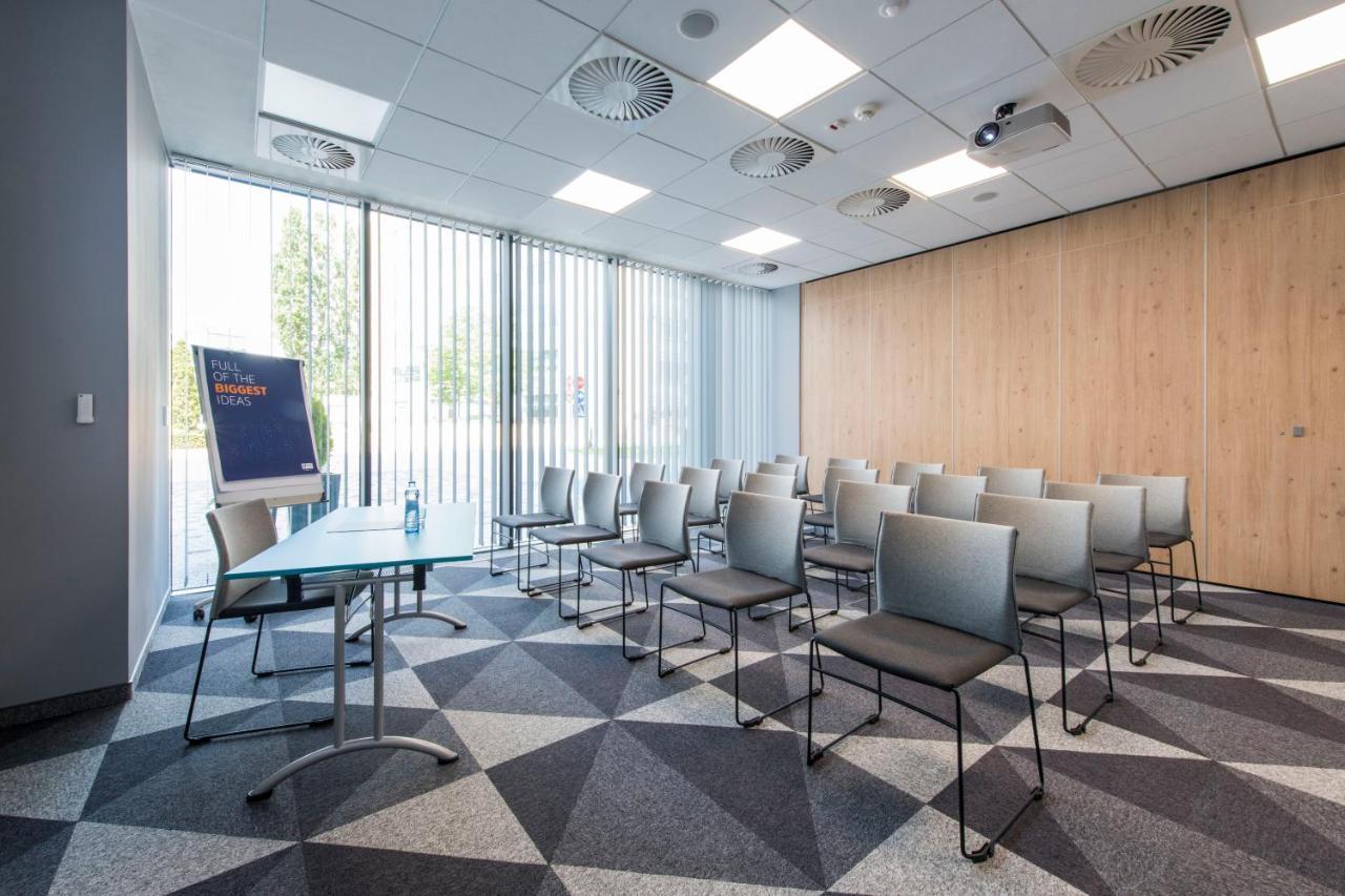 Holiday Inn Express Warsaw - Mokotow By Ihg Bagian luar foto