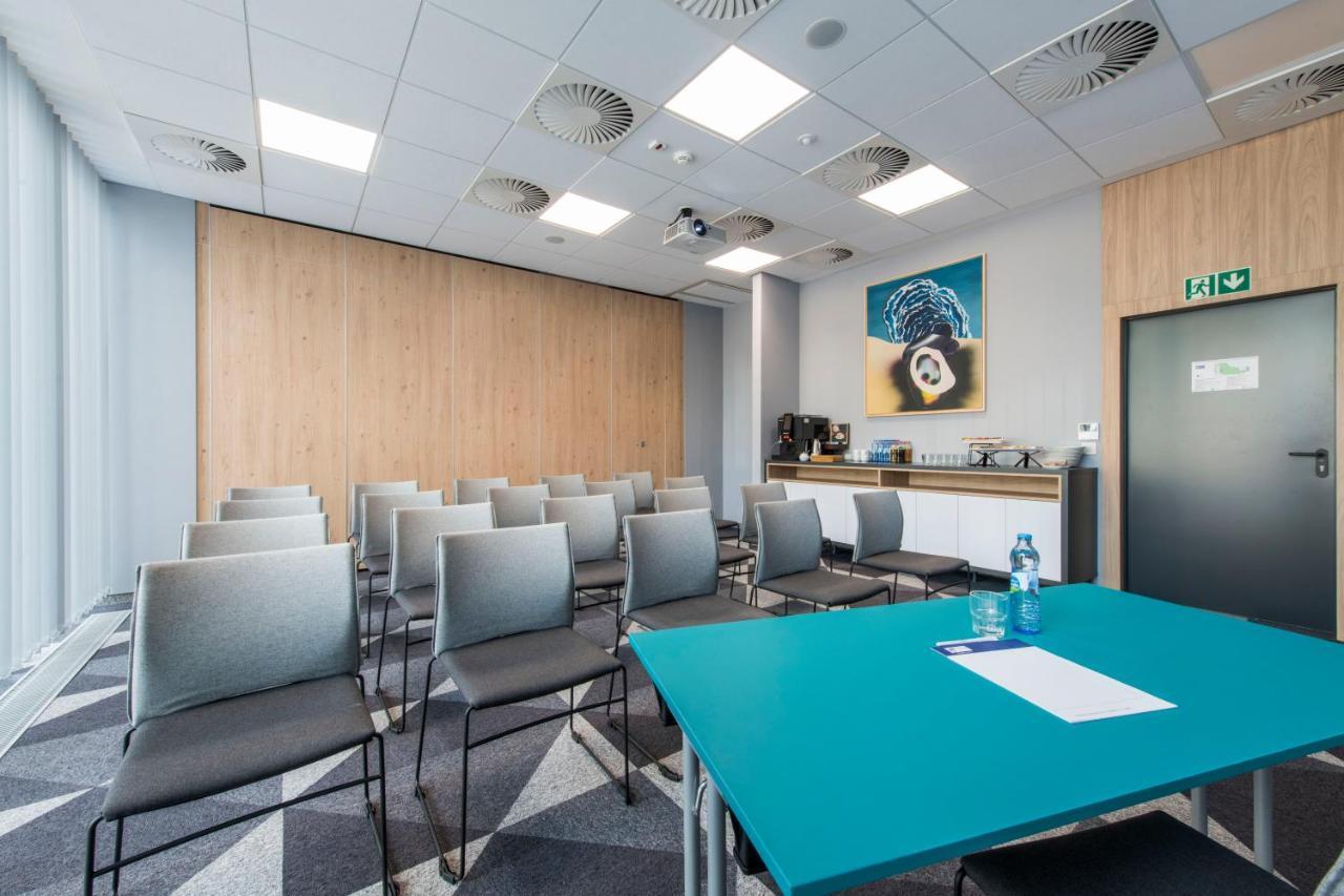 Holiday Inn Express Warsaw - Mokotow By Ihg Bagian luar foto