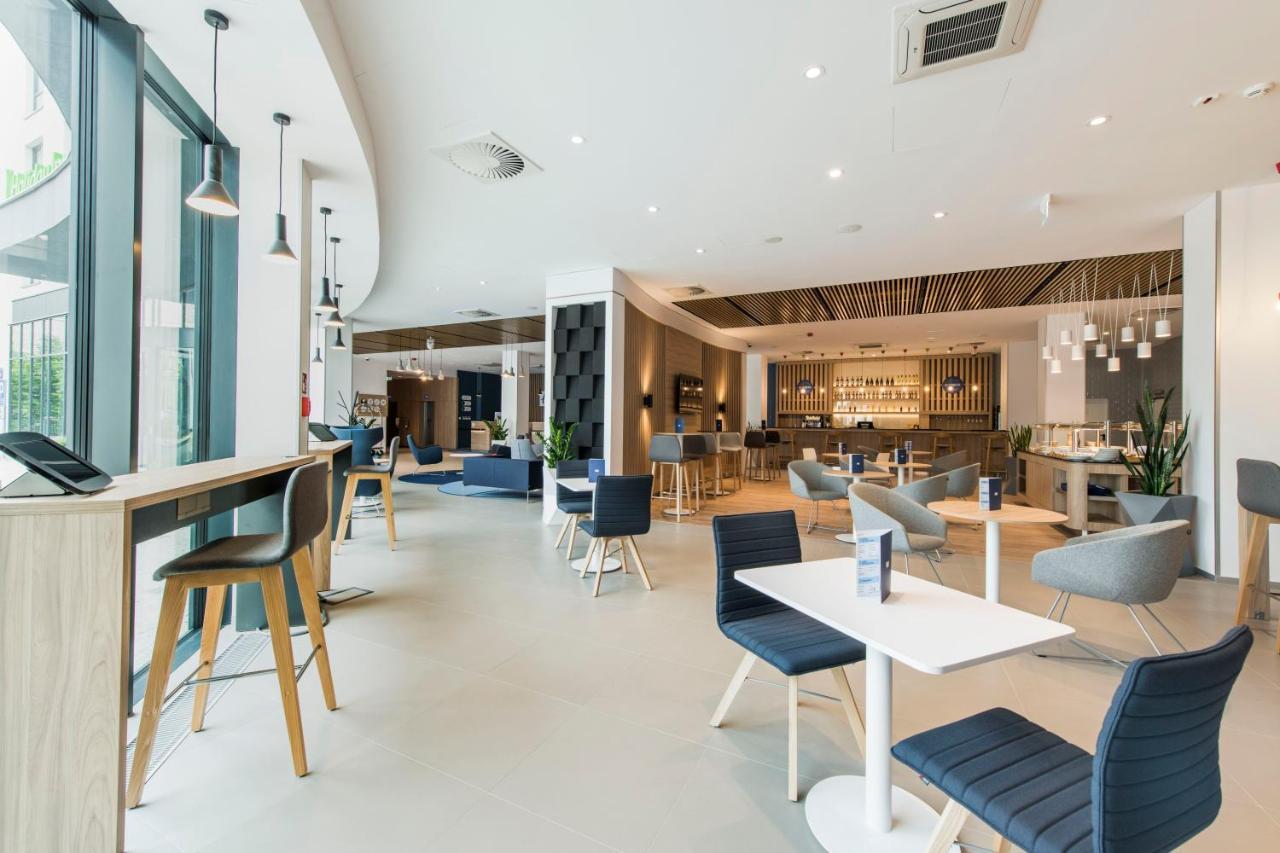 Holiday Inn Express Warsaw - Mokotow By Ihg Bagian luar foto