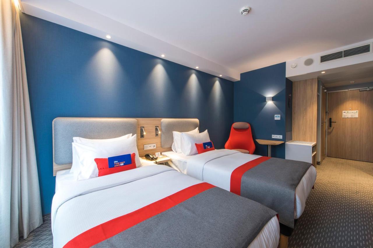 Holiday Inn Express Warsaw - Mokotow By Ihg Bagian luar foto