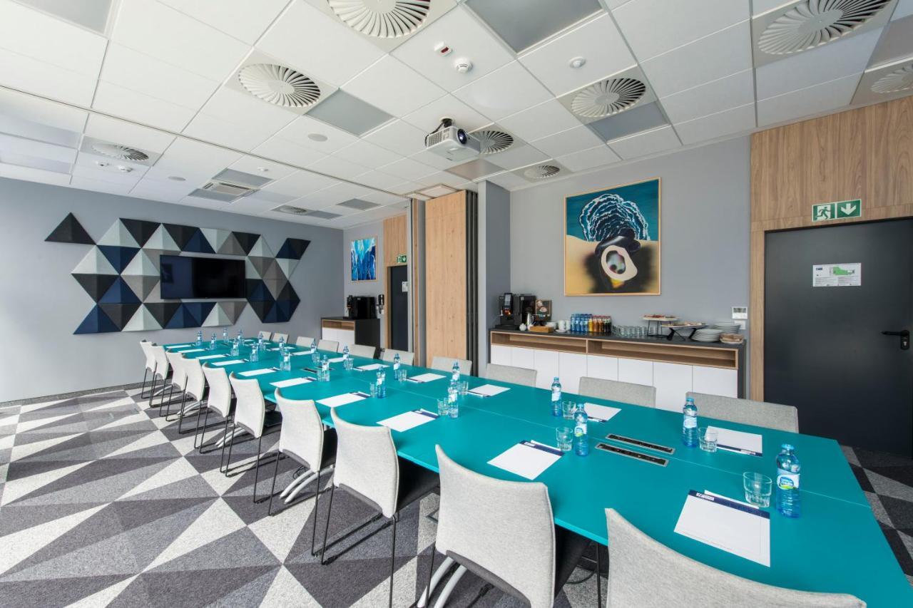 Holiday Inn Express Warsaw - Mokotow By Ihg Bagian luar foto
