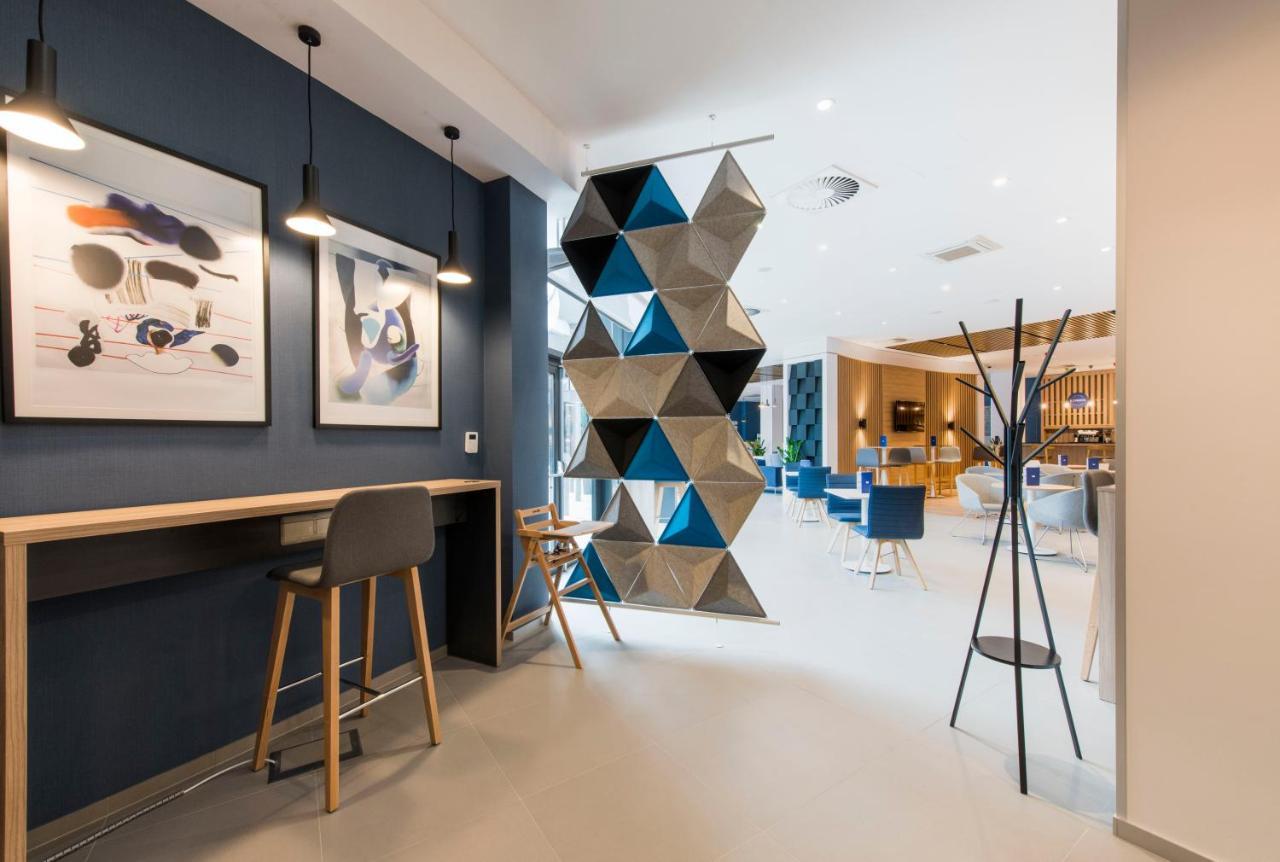 Holiday Inn Express Warsaw - Mokotow By Ihg Bagian luar foto