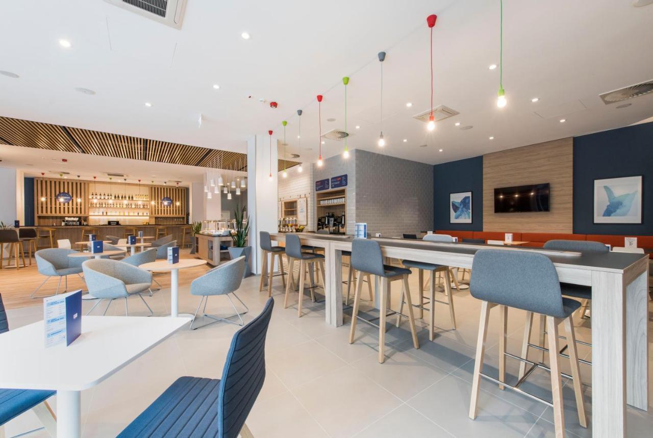 Holiday Inn Express Warsaw - Mokotow By Ihg Bagian luar foto